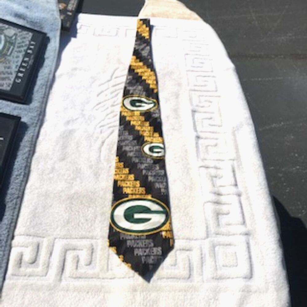 Green Bay Packers Necktie . NFL Official Team Apparel . New